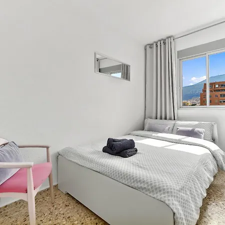 Cozy In Center Of Cristianos Ocean And Mountain View Appartamento
