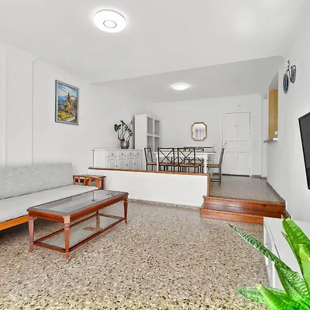 Appartamento Cozy In Center Of Cristianos Ocean And Mountain View *